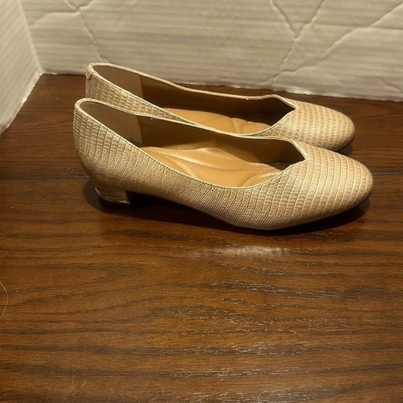 JRenee - Picture 5 of 5